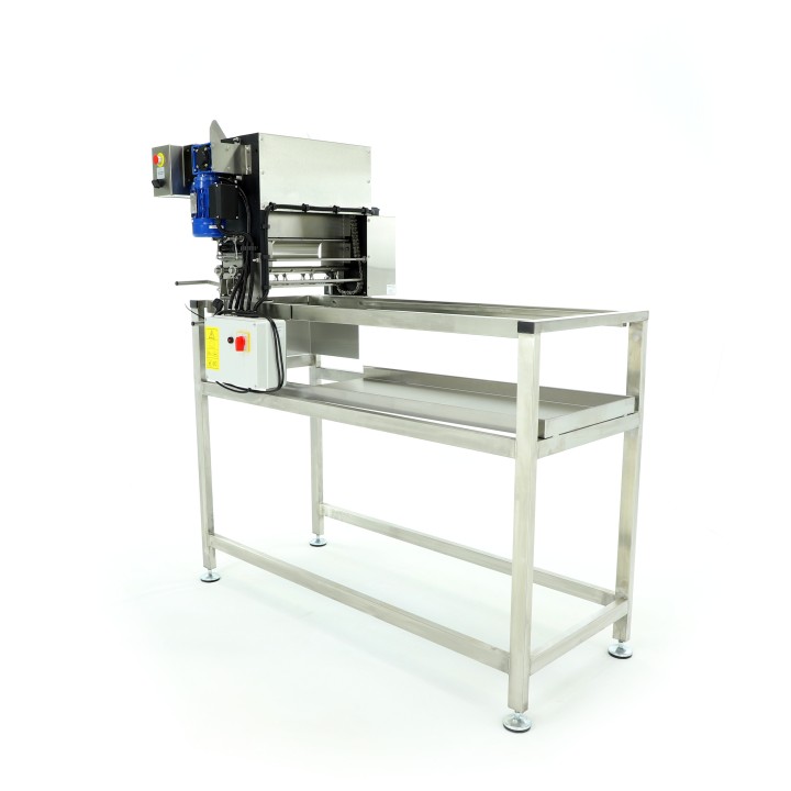 Stół do odsklepiania z odsklepiarką z podajnikiem automatycznym (230V) z nożami podgrzewanymi elektrycznie (na stelażu)